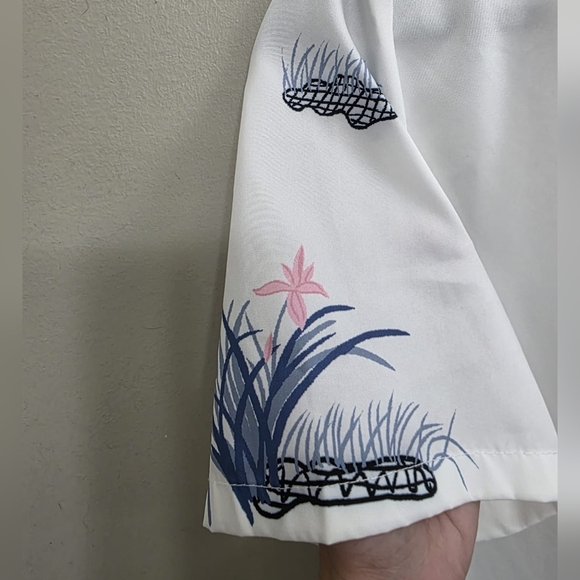 White Dress with Crane and Floral Design - Picture 4 of 5